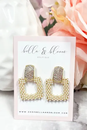Retail Therapy Earrings: Gold/Pearl